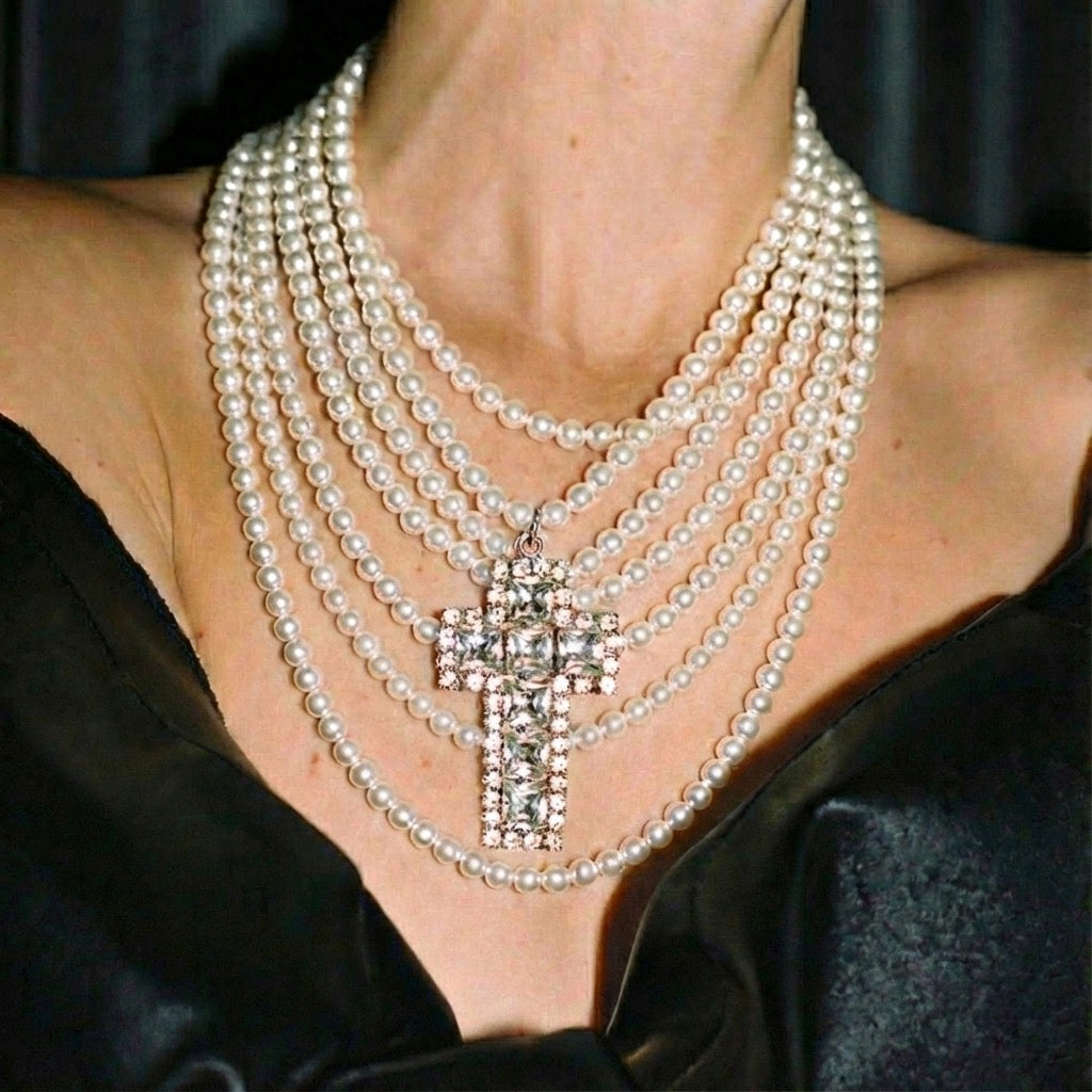 DINA NECKLACE