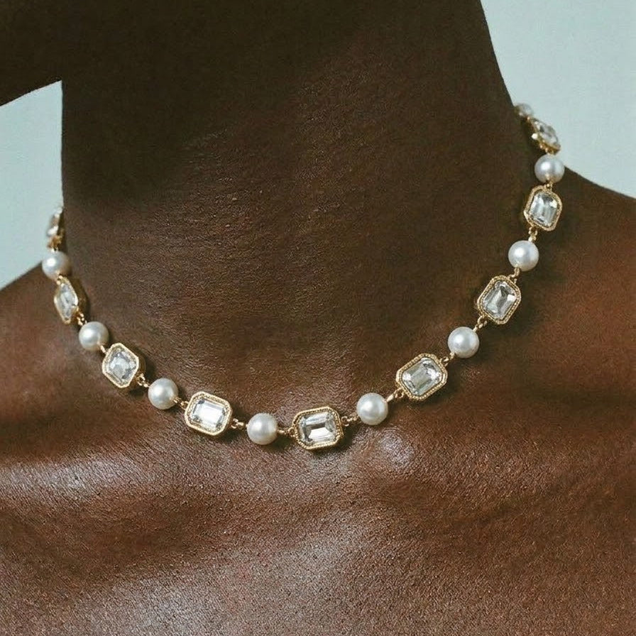 LOLA NECKLACE